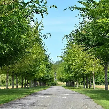 Chateau De La Motte Beaumanoir Pleugueneuc