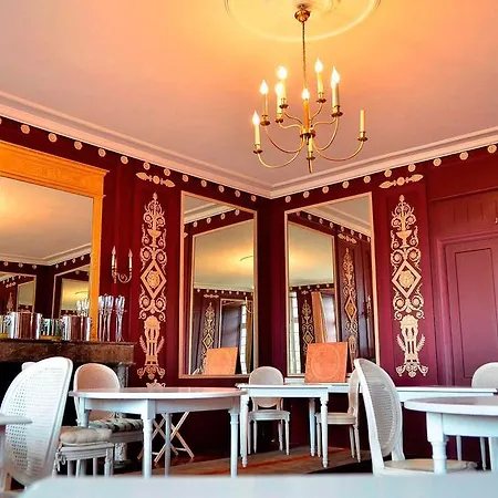 Chateau De La Motte Beaumanoir *